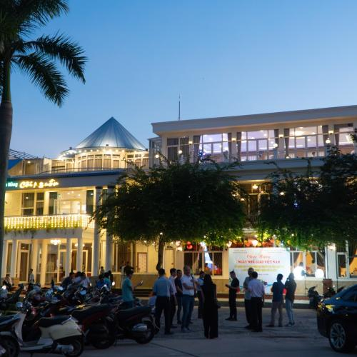 Nhà Hàng Cội Nguồn